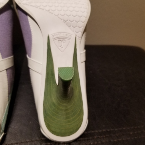 DONALD J PLINER Heels (Size 7.5 W/6.0 Youths) - Picture 2 of 15